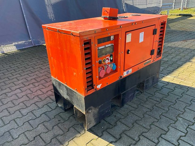 2016 europower generators eps113tde stroom aggregaat - afbeelding 1 van  13