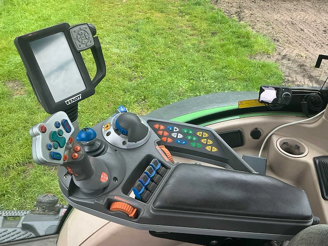 2016 fendt 516 vario vierwiel aangedreven landbouwtractor - afbeelding 17 van  48