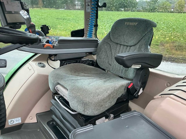 2016 fendt 724 vario profi plus vierwielaangedreven landbouwtractor - afbeelding 21 van  39