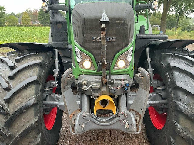 2016 fendt 724 vario profi plus vierwielaangedreven landbouwtractor - afbeelding 4 van  31