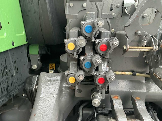 2016 fendt 724 vario profi plus vierwielaangedreven landbouwtractor - afbeelding 8 van  31