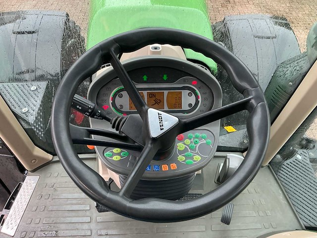 2016 fendt 724 vario profi plus vierwielaangedreven landbouwtractor - afbeelding 17 van  31