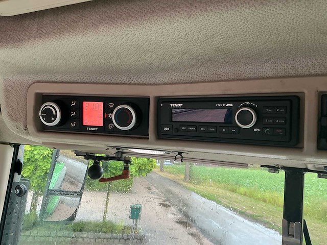 2016 fendt 724 vario profi plus vierwielaangedreven landbouwtractor - afbeelding 22 van  31