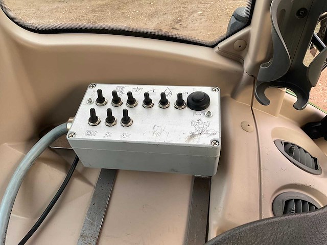 2016 fendt 828 vario s4 profi plus rufa vierwielaangedreven landbouwtractor - afbeelding 14 van  24