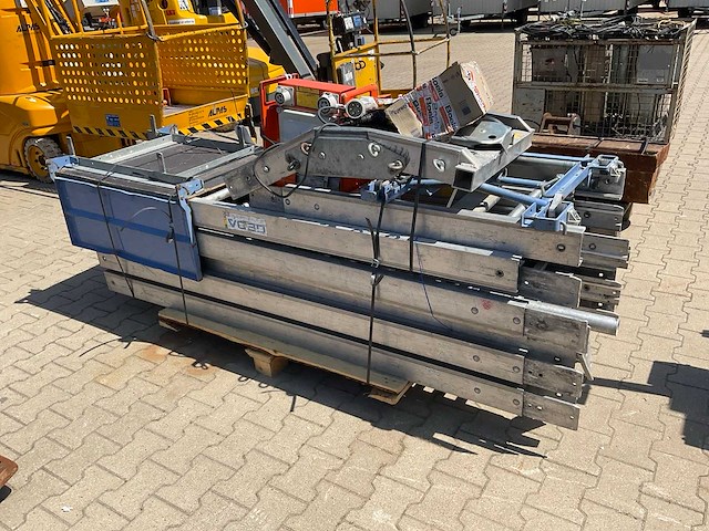 2016 geda lift 250 comfort 43 / 21 materiaallift / demontabele ladderlift - afbeelding 5 van  10
