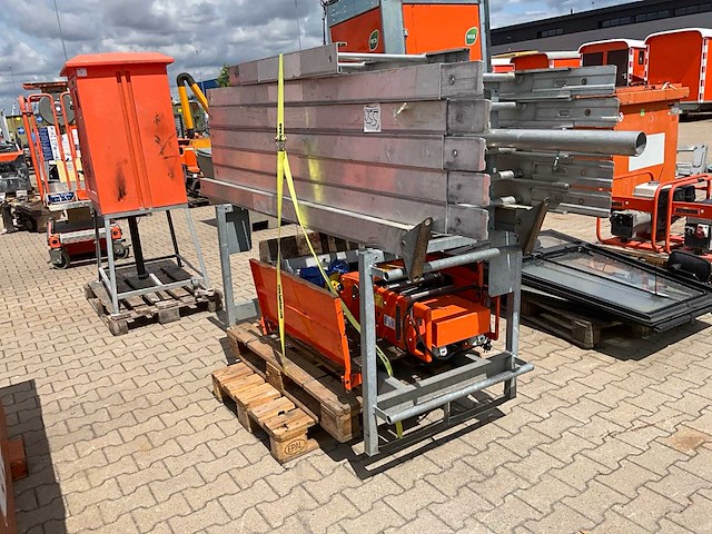 2016 geda lift 250 comfort 43 / 21 materiaallift / demontabele ladderlift - afbeelding 5 van  12