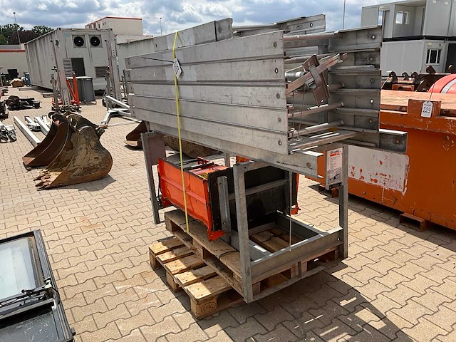 2016 geda lift 250 comfort 43 / 21 materiaallift / demontabele ladderlift - afbeelding 7 van  12