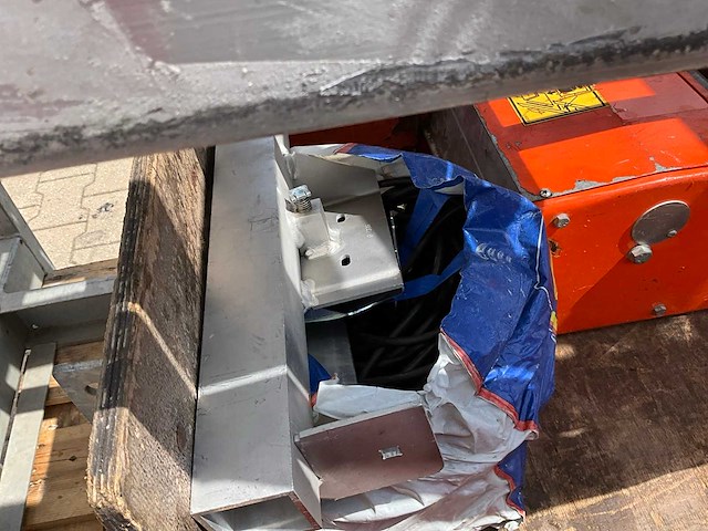 2016 geda lift 250 comfort 43 / 21 materiaallift / demontabele ladderlift - afbeelding 10 van  12