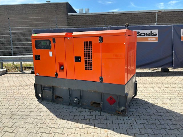 2016 grupos electrogenos europa / atlas copco qas 60 st3 stroom aggregaat - afbeelding 1 van  20