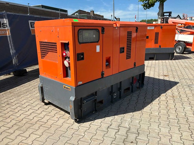 2016 grupos electrogenos europa / atlas copco qas 60 st3 stroom aggregaat - afbeelding 14 van  20