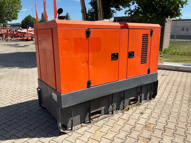 2016 grupos electrogenos europa / atlas copco qas 60 st3 stroom aggregaat - afbeelding 17 van  20