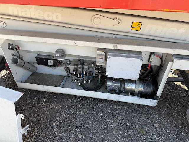 2016 holland lift hl-84 e14 hoogwerker - afbeelding 7 van  21
