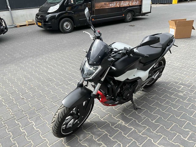 2016 honda nc750sd dct motorfiets - afbeelding 1 van  18