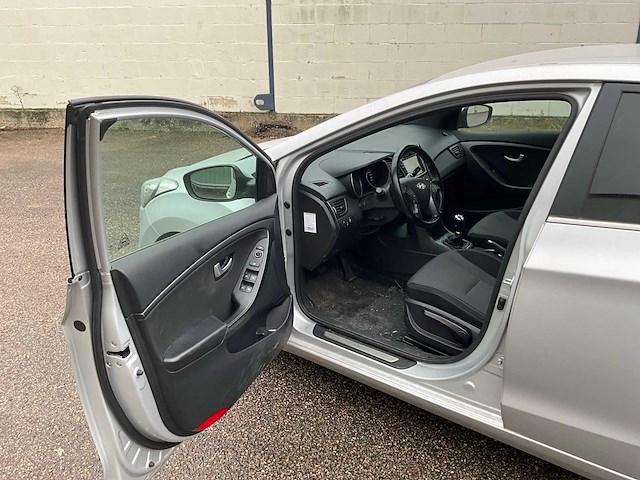 2016 hyundai i30 1.6 gdi go! personenauto - afbeelding 5 van  30