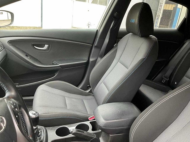 2016 hyundai i30 1.6 gdi go! personenauto - afbeelding 13 van  30