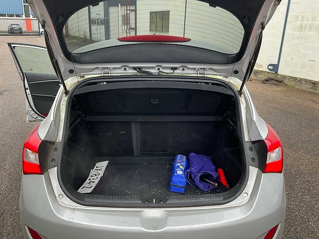 2016 hyundai i30 1.6 gdi go! personenauto - afbeelding 19 van  30