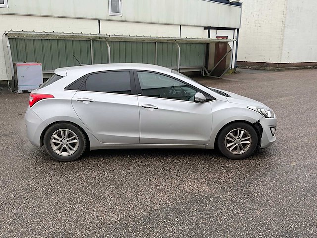 2016 hyundai i30 1.6 gdi go! personenauto - afbeelding 27 van  30