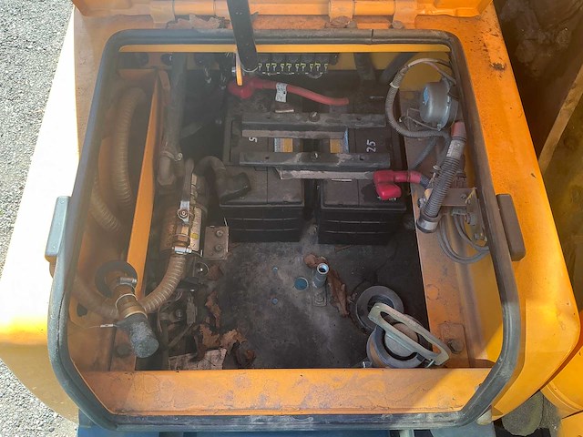 2016 hyundai robex 160w-9a banden graafmachine - afbeelding 15 van  31