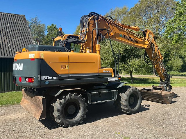 2016 hyundai robex 160w-9a banden graafmachine - afbeelding 23 van  31