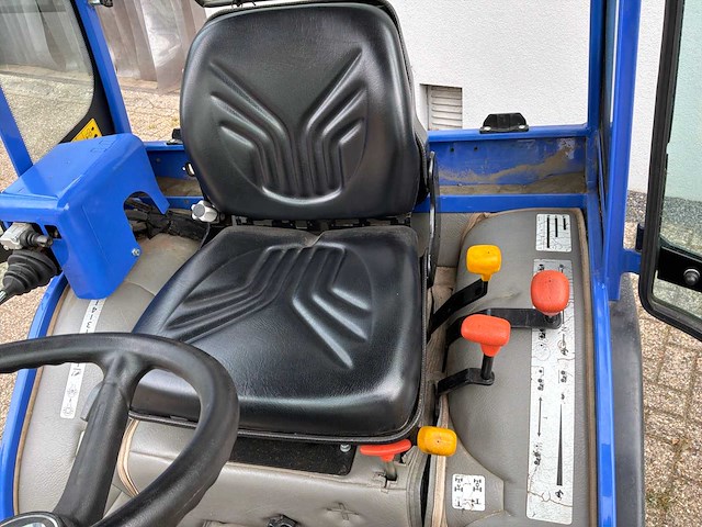 2016 iseki tm3265 hr minitractor - afbeelding 16 van  28
