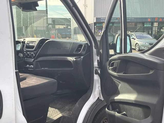2016 iveco daily 35s15v 2.3 352 h2 geconditioneerde bedrijfswagen - afbeelding 11 van  27
