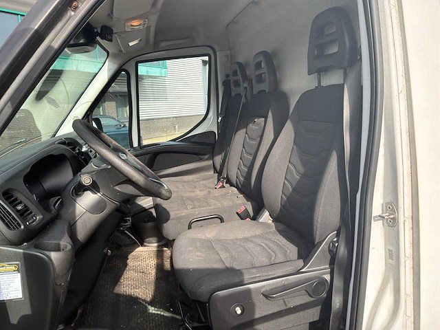 2016 iveco daily 35s15v 2.3 352 h2 geconditioneerde bedrijfswagen - afbeelding 2 van  27