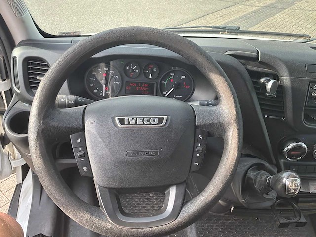 2016 iveco daily 35s15v 2.3 352 h2 geconditioneerde bedrijfswagen - afbeelding 3 van  27