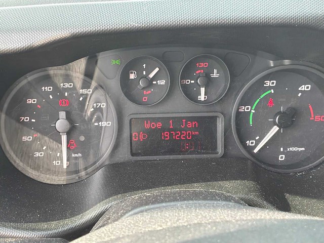 2016 iveco daily 35s15v 2.3 352 h2 geconditioneerde bedrijfswagen - afbeelding 6 van  27