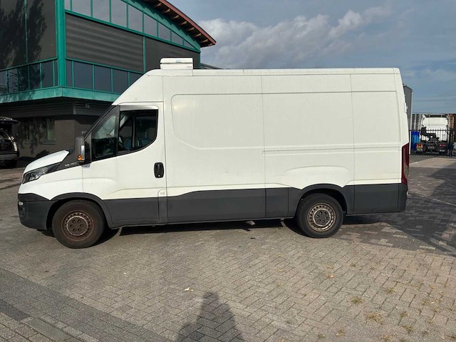 2016 iveco daily 35s15v 2.3 352 h2 geconditioneerde bedrijfswagen - afbeelding 12 van  27