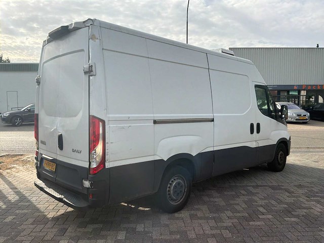 2016 iveco daily 35s15v 2.3 352 h2 geconditioneerde bedrijfswagen - afbeelding 23 van  27