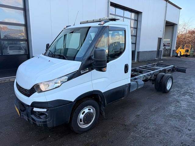 2016 iveco daily 40c17 3.0 375 bedrijfswagen chassis/cabine - afbeelding 1 van  7