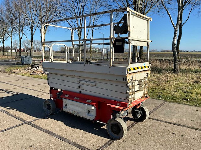 2016 jlg 2646 es schaarhoogwerker - afbeelding 1 van  15