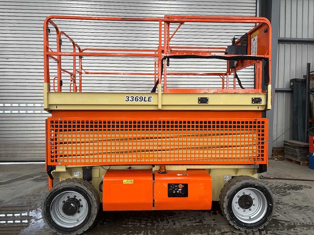 2016 jlg 3369 le schaarhoogwerker accu 2024 - afbeelding 1 van  9
