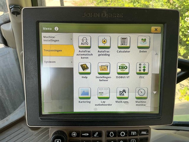 2016 john deere 6155r vierwielaangedreven landbouwtractor - afbeelding 3 van  30