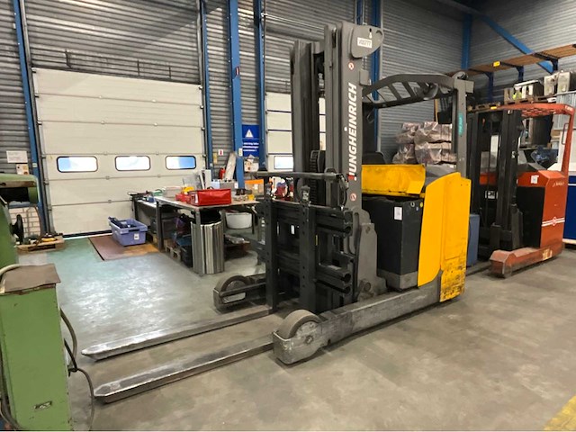 2016 jungheinrich etv 311 reachtruck - afbeelding 1 van  26