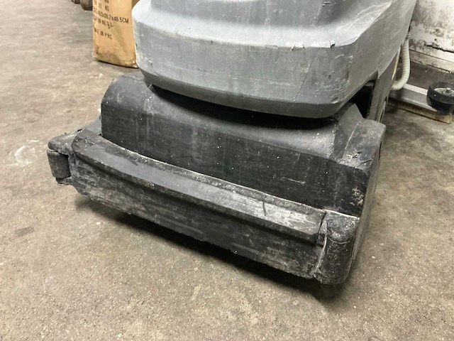 2016 kärcher b40 w bp schrob / zuigmachine - afbeelding 5 van  8