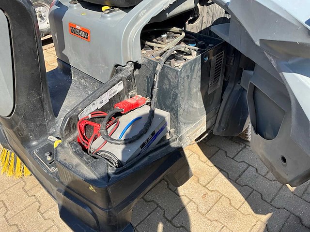 2016 kärcher professional km105/100r zit / veeg / zuigmachine - afbeelding 4 van  16