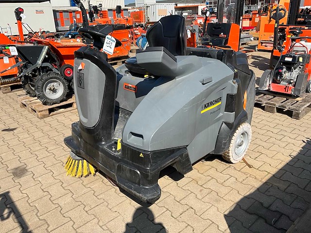 2016 kärcher professional km105/100r zit / veeg / zuigmachine - afbeelding 1 van  16