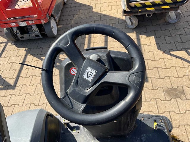 2016 kärcher professional km105/100r zit / veeg / zuigmachine - afbeelding 14 van  16