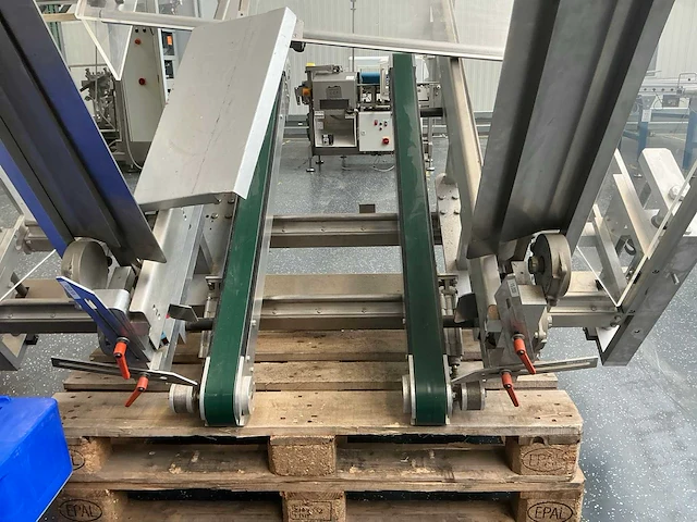 2016 knecht ta-545 dozenmaker dekselmaker met invoerbaan - afbeelding 31 van  41