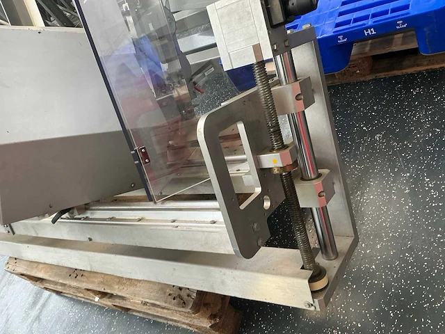 2016 knecht ta-545 dozenmaker dekselmaker met invoerbaan - afbeelding 35 van  41