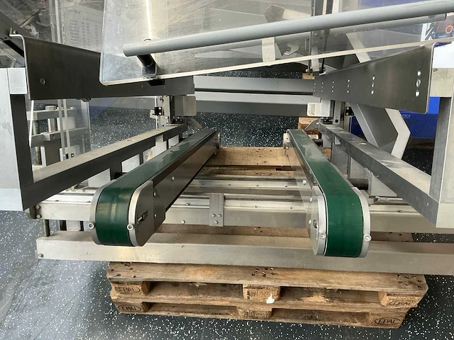 2016 knecht ta-545 dozenmaker dekselmaker met invoerbaan - afbeelding 36 van  41