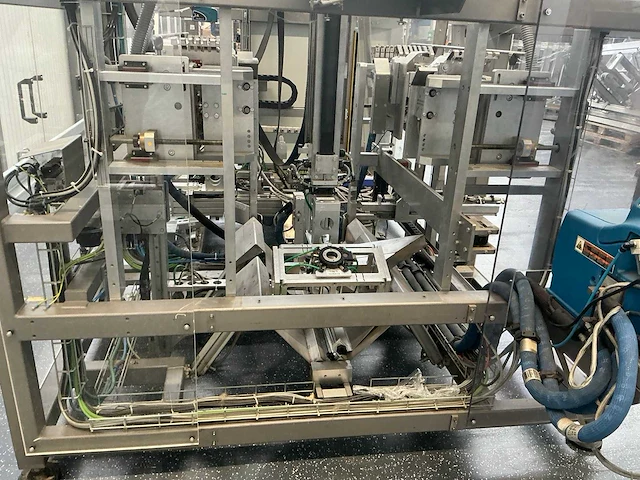 2016 knecht ta-545 dozenmaker dekselmaker met invoerbaan - afbeelding 38 van  41