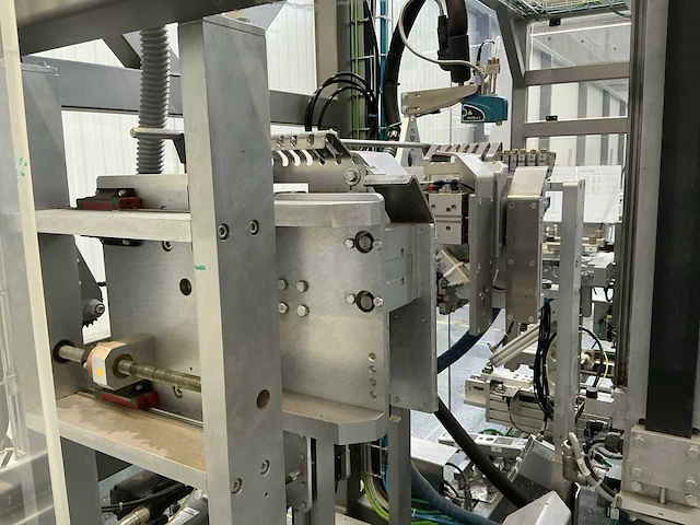 2016 knecht ta-545 dozenmaker dekselmaker met invoerbaan - afbeelding 41 van  41