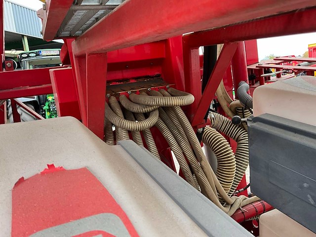 2016 kongskilde aeromat 10 dte hk mais zaaimachine - afbeelding 30 van  33