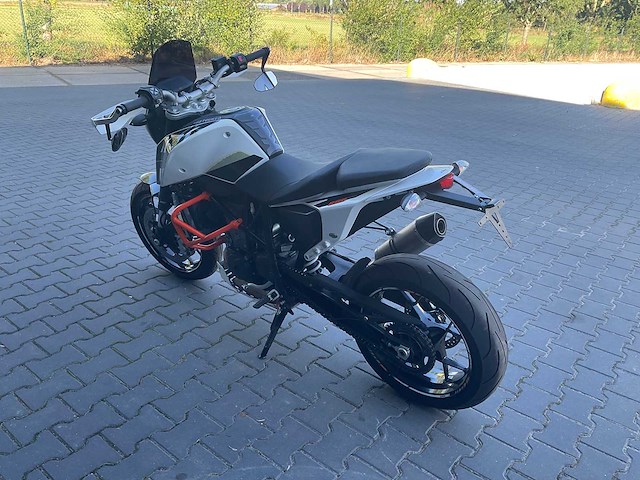 2016 ktm - 690 duke - motorcycle - afbeelding 8 van  13