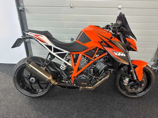2016 ktm 1290 superduke r abs motorfiets - afbeelding 8 van  8