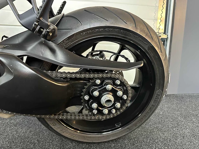 2016 ktm 1290 superduke r abs motorfiets - afbeelding 1 van  8