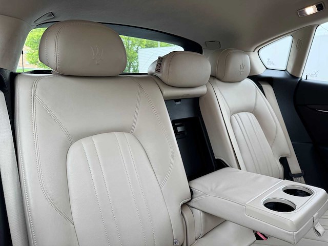 2016 maserati levante 3.0 v6 d awd; kh-906-l - afbeelding 10 van  38