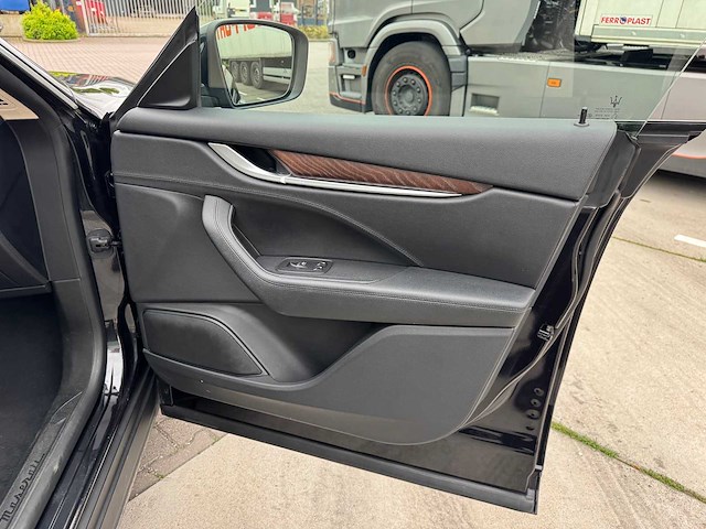 2016 maserati levante 3.0 v6 d awd; kh-906-l - afbeelding 14 van  38